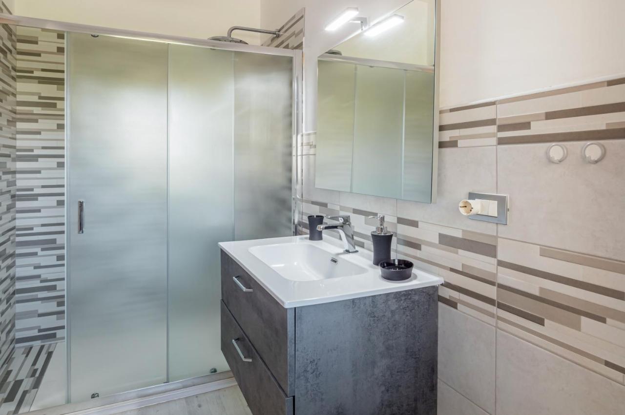 Domus Lucis Apartment Terrace & Private Parking Marinella di Sarzana Kültér fotó